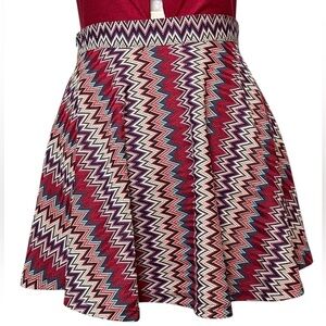 Romeo+Juliet Couture lined knit mini skirt chevron stripe invisible side zipper